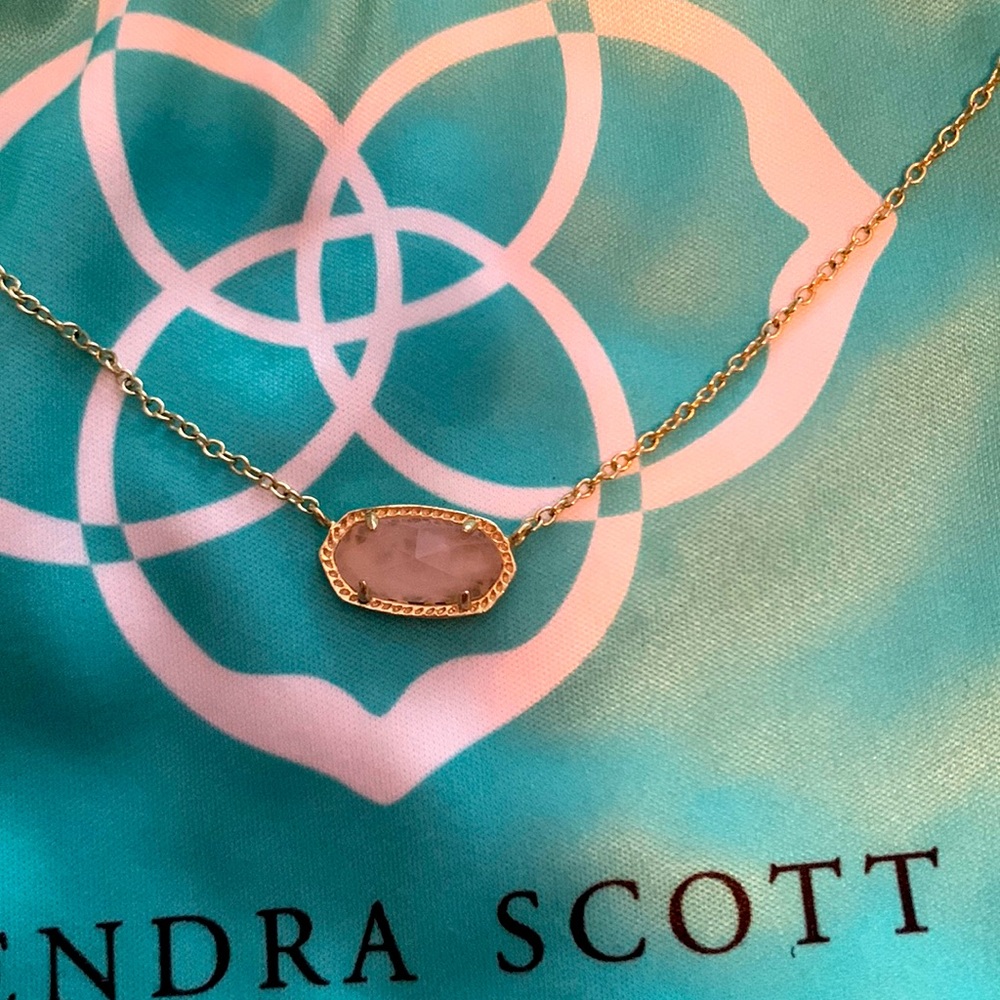 Elisa Gold Pendant Necklace in Rose Quartz